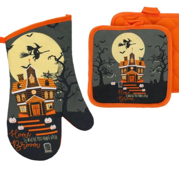 Halloween Oven Mitt & Pot Holder Set HOME IS WHERE YOU HAND YOUR BROOM Quilted - Picture 1 of 2